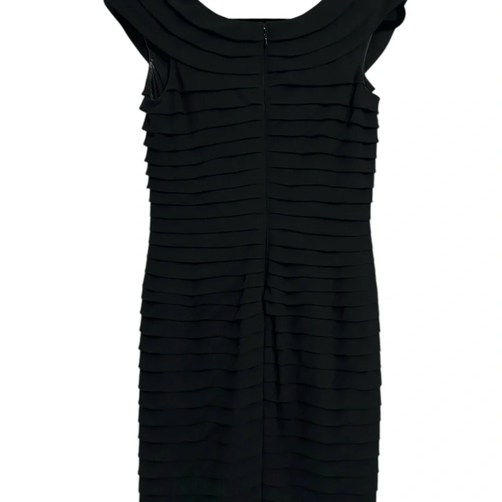 Adrianna Papell Women’s Black Ruffle Tiered Shutter Pleat Cocktail Dress Size 6‎